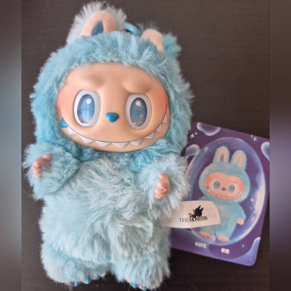 Labubu Big Into Energy Hope